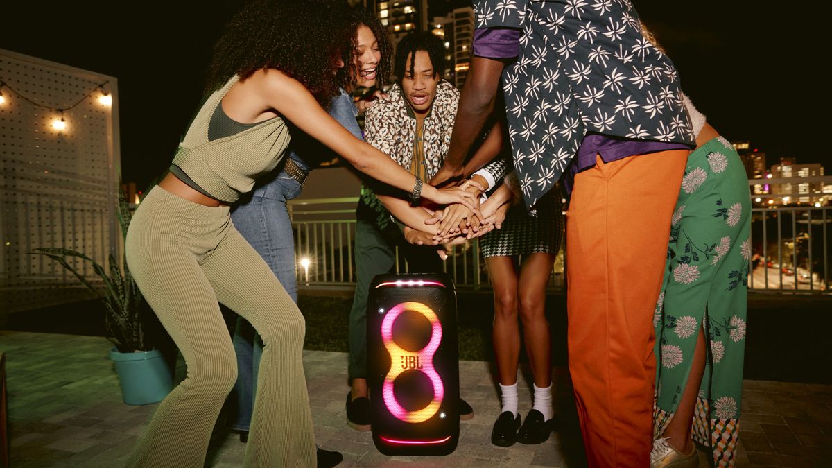 JBL PartyBox Stage 320 chega ao Brasil com Bluetooth atualizado e IA -  Canaltech