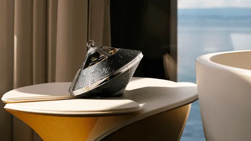 Louis Vuitton lança caixa de som com visual de disco voador e preço astronômico