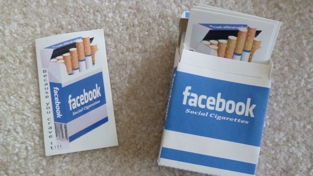 Marc Benioff diz que Facebook é igual aos cigarros e o governo deveria intervir