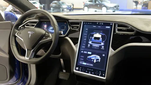 Apple contrata executivo ex-Tesla especialista em interiores de automóveis