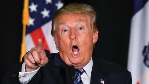 Trump pressiona Apple a desbloquear iPhone e auxiliar investigações