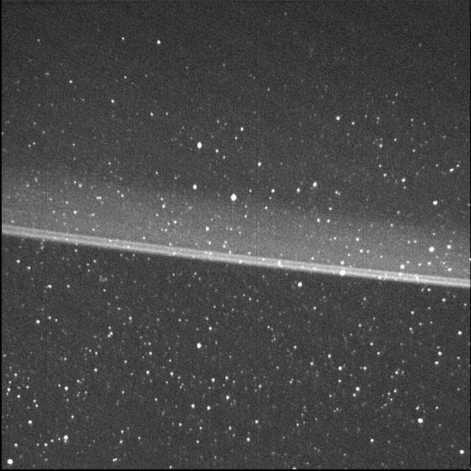Anel de poeiras de Júpiter com parte da constelação de Perseu ao fundo (Imagem: Reprodução/NASA/JPL-Caltech)