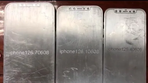 iPhone 12 deve ter laterais retas e notch grande, indica modelo baseado em CAD