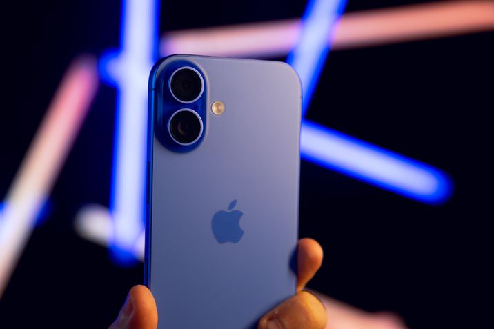 iPhone 16