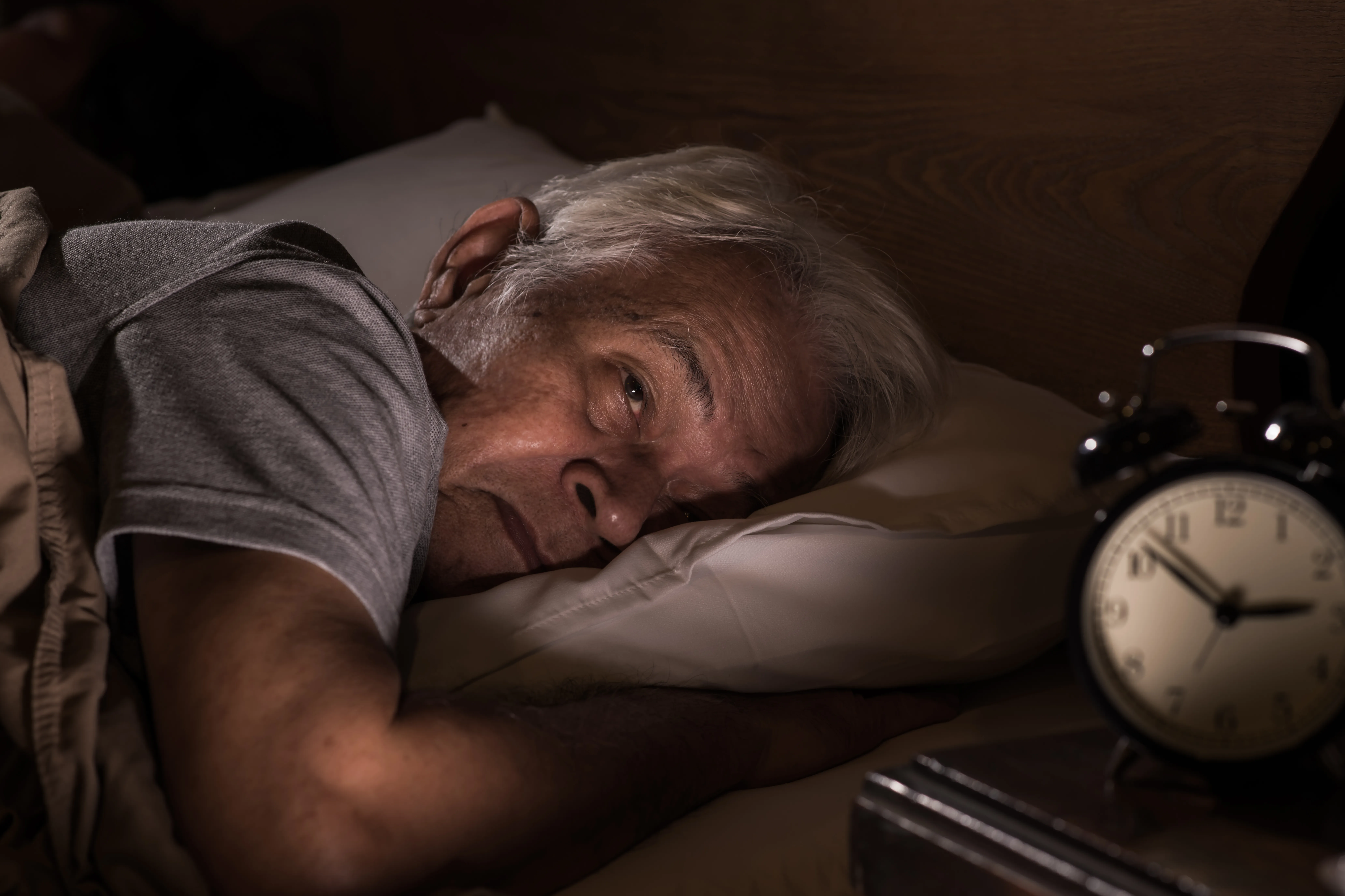 Insônia e dormir mal prejudicam o bom funcionamento do metabolismo (Imagem: Amenic181/Envato)