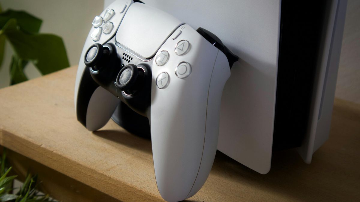 Para que servem os buracos na parte de baixo do PlayStation 5?