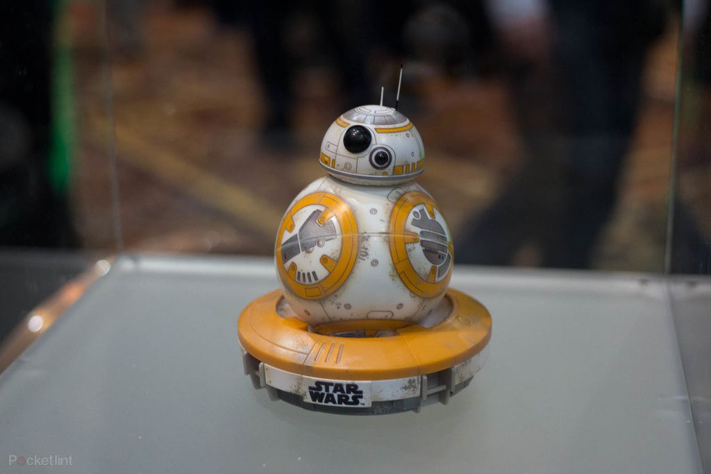 O pequeno BB-8, robô da série Star Wars fabricado pela Sphero, será descontinuado pela empresa (Imagem: Divulgação/Sphero)