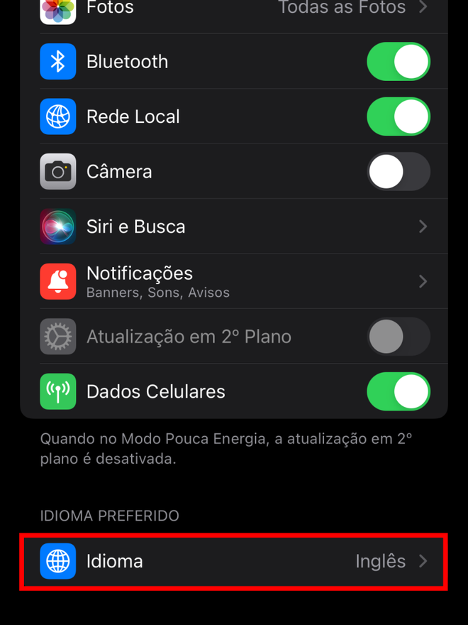 O iOS permite que você troque o idioma apenas do Facebook, e não do sistema operacional como um todo (Captura de tela: Caio Carvalho/Canaltech)