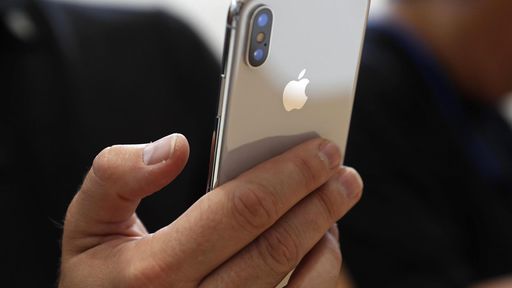 Alguns iPhones X e XS estão acionando sozinhos a lanterna do aparelho