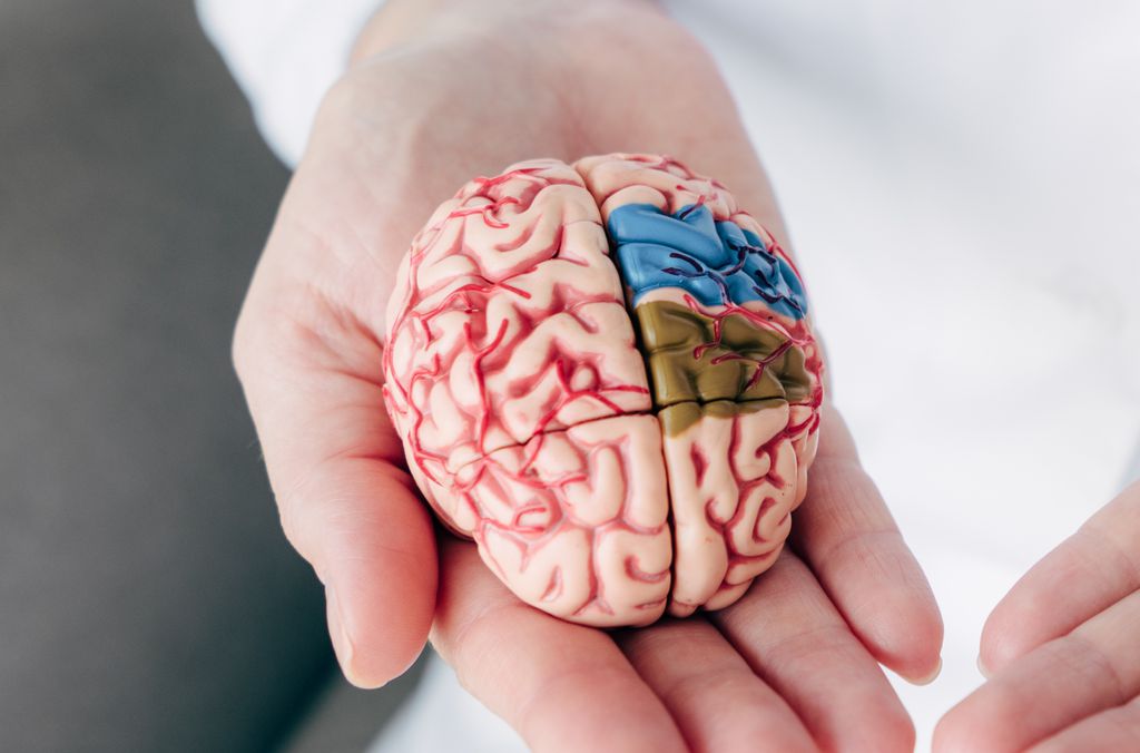 Neuroprótese: dispositivo lê mente de homem com paralisia e transforma em frases