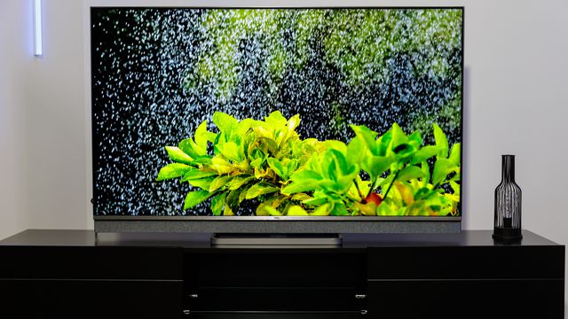 Review TCL C825 | Uma smart TV premium que dispensa soundbar