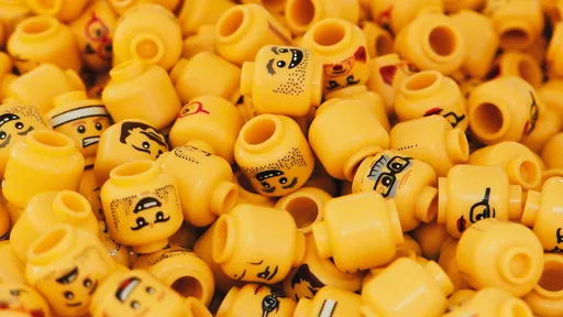 Médicos engolem peças de Lego para estudar quanto tempo elas levam para sair