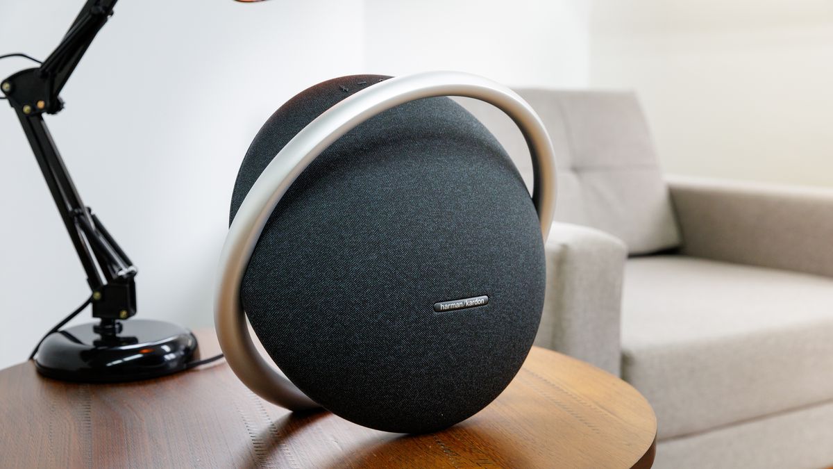 Review Harman Kardon Onyx Studio 8 | Uma caixa de som refinada