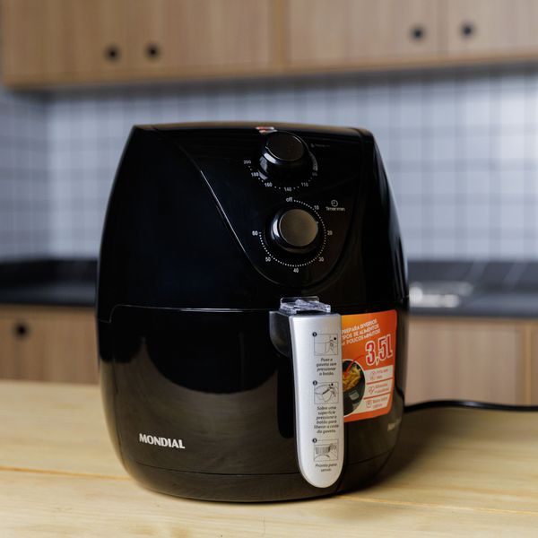 Fritadeira Elétrica sem Óleo/Air Fryer Mondial Pratic AF-31 Preta 3,5L com Timer