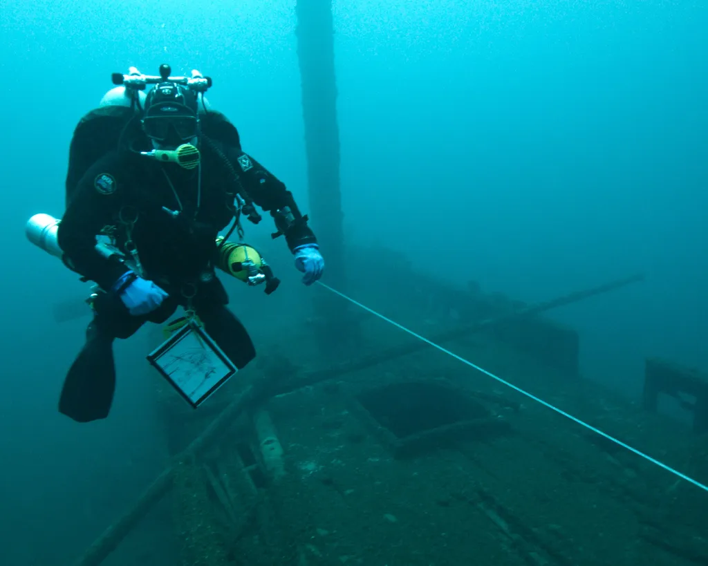 Mergulhadores gravam pela primeira vez os destroços do Titanic em 8K (Imagem: NOAA/Unsplash)