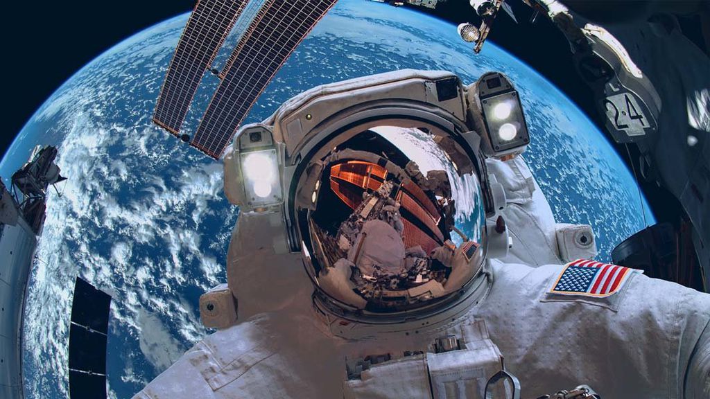 Astronauta da NASA na Estação Espacial Internacional