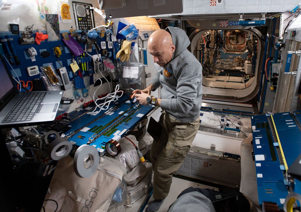 O astronauta italiano Luca Parmitano vai liderar caminhada espacial (Foto: ESA/NASA)