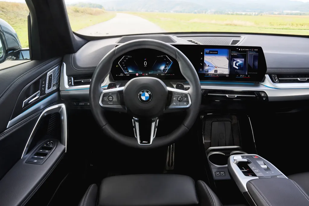 Interior do BMW X1 ficou muito parecido com o do iX (Imagem: Divulgação/BMW)