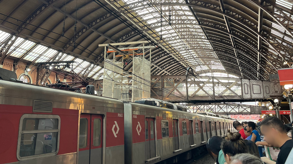fotografia da uma estação do metrô de são paulo