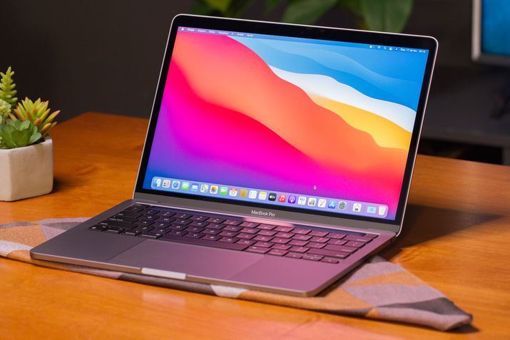 Macbook Pro M1 mesa planta
