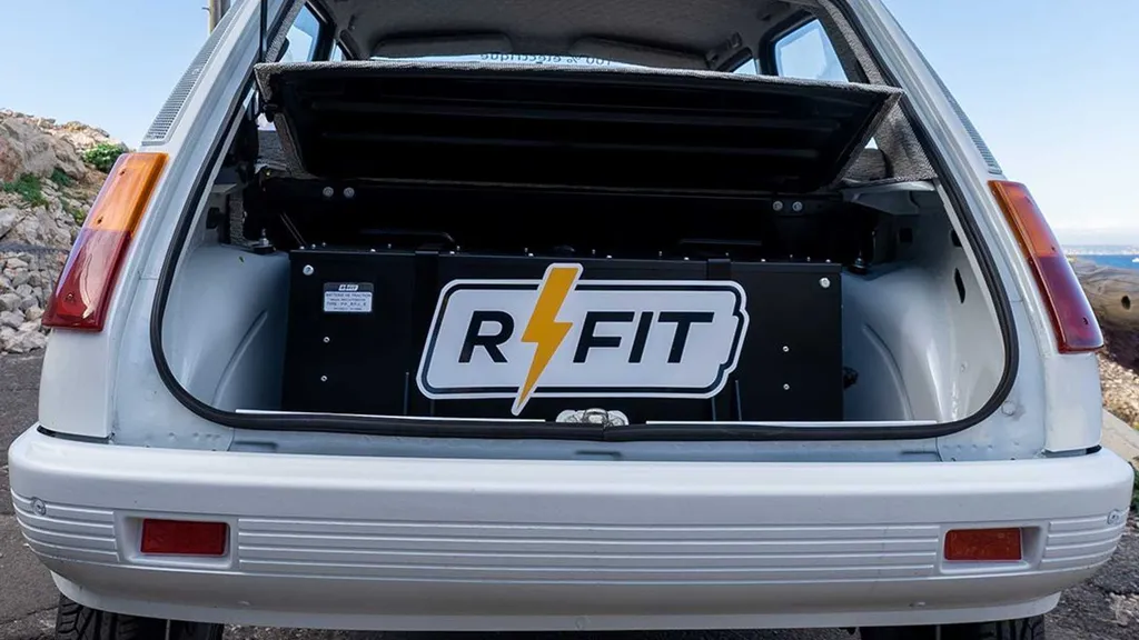 Primeiros kits para conversão de clássicos Renault em elétricos chegam em fevereiro (Imagem: Divulgação/R-Fit)