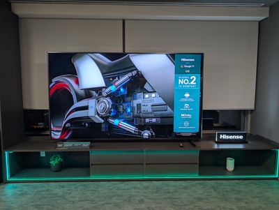 Hisense anuncia maior TV do Brasil com tecnologia inédita RGB