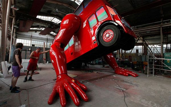 Ônibus que faz flexões Ônibus que faz flexões