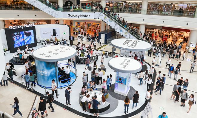 Ilhas de teste foram colocadas em vários shoppings na Coreia do Sul e atraíram consumidores curiosos Ilhas de teste foram colocadas em vários shoppings na Coreia do Sul e atraíram consumidores curiosos