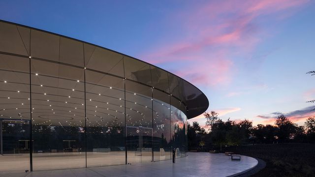 Steve Jobs Theatre recebe prêmio de prestígio por “arte estrutural” em vidro