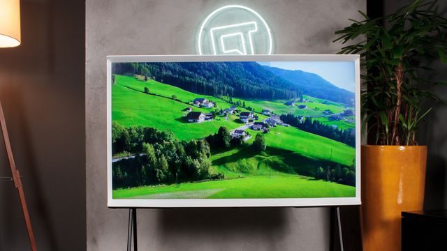 Review Samsung The Serif | Uma Smart TV QLED muito diferenciada