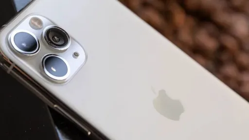 Falhas no Safari permitiam ativar câmera e espionar usuários de iPhone