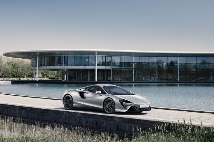 McLaren Artura - Rainha Elizabeth