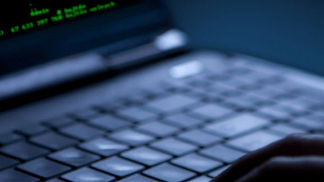 Governo prepara legislação para punir espionagem na internet