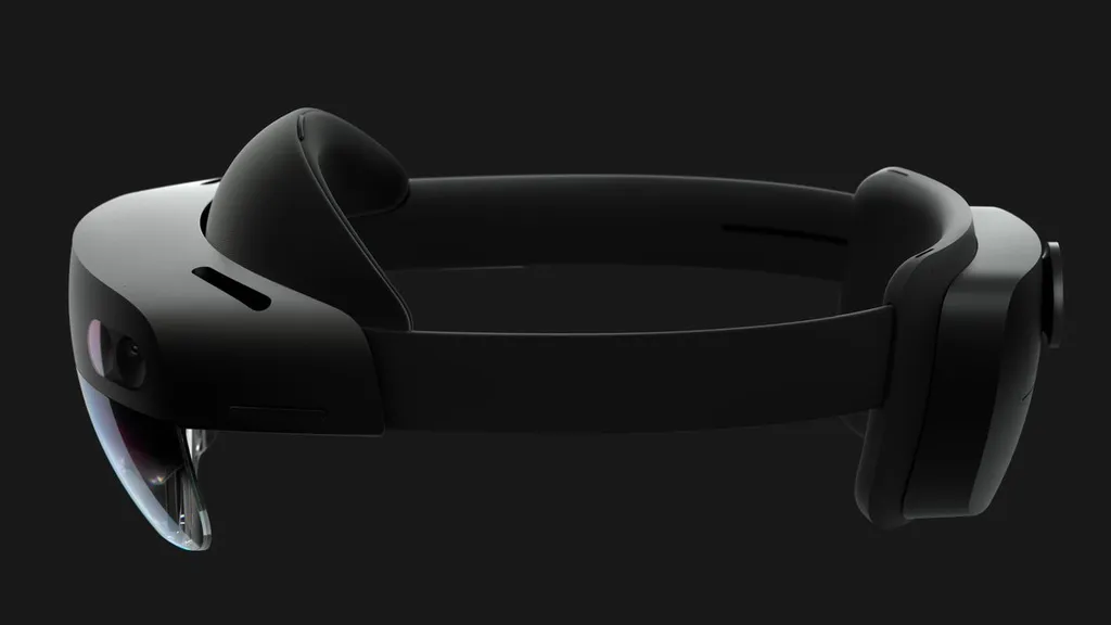 HoloLens estaria com desenvolvimento parado (Imagem: Divulgação/Microsoft)