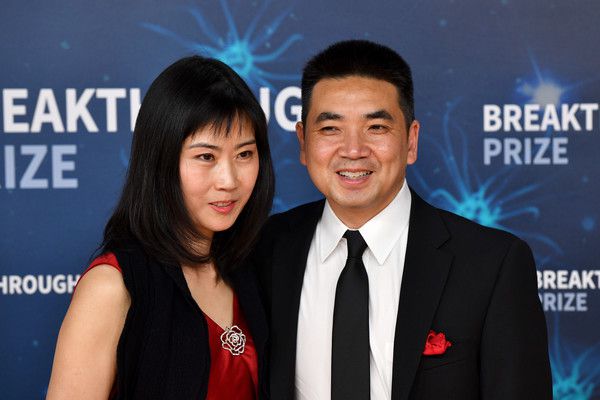 Eric Yuan e sua esposa: ela foi a inspiração para a criação do Zoom (Crédito da foto: Zimbio)