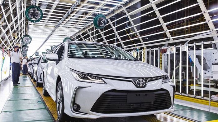 Toyota "faz festa" para último Corolla fabricado no interior de São Paulo