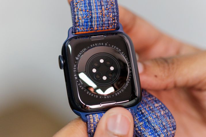 Apple Watch Series 9 terá conexão com a Siri e toque duplo; veja