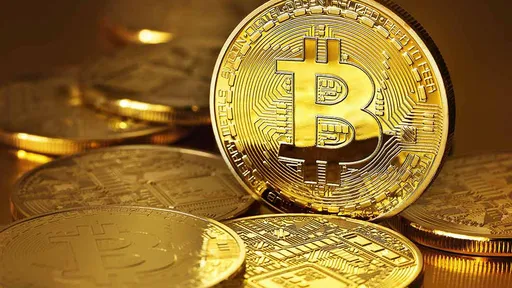 Bitcoin dispara novamente e passa a valer mais de US$ 7.300