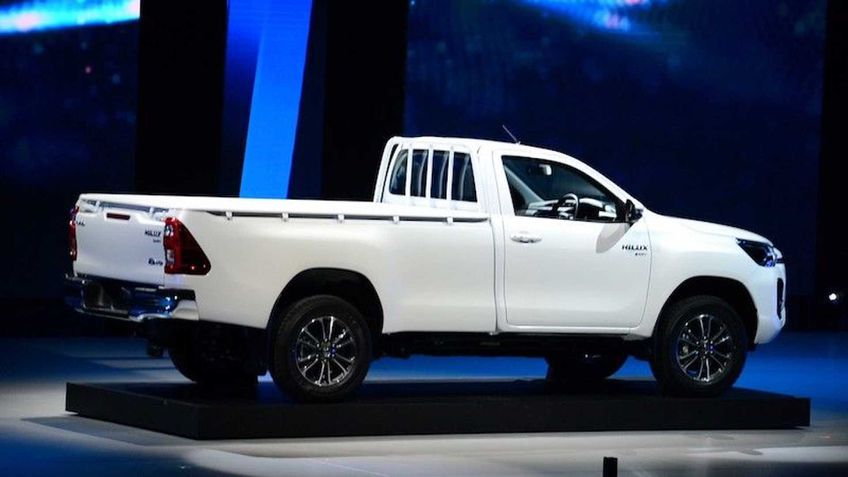 Toyota Hilux Revo BEV Concept