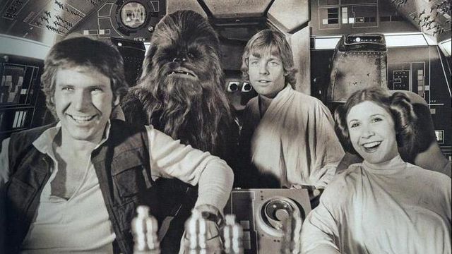 Ator que fez Chewbacca publica fotos raras dos bastidores de Star Wars -  Canaltech