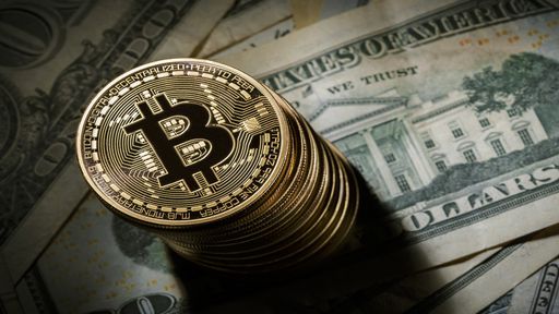 Bitcoin despenca 30% após tuíte de Elon Musk e novas restrições da China