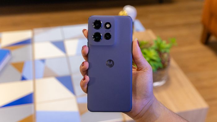 Vazamento revela design de dois novos celulares da Motorola; veja fotos