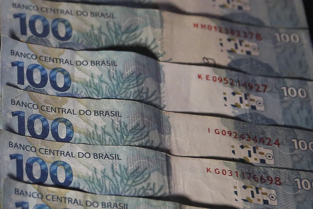 Caixa Econômica Federal já liberou o saque extraordinário do FGTS para nascidos até setembro (Imagem: José Cruz/Agência Brasil)