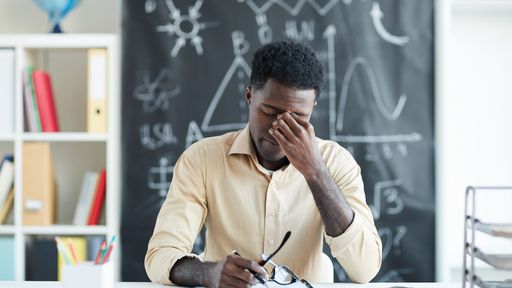 Como a pandemia impactou os professores das redes pública e privada