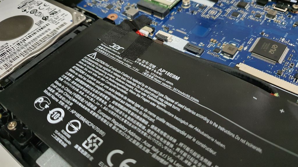 Bateria do Acer Nitro 5 - Imagem: Fábio Jordan/Canaltech