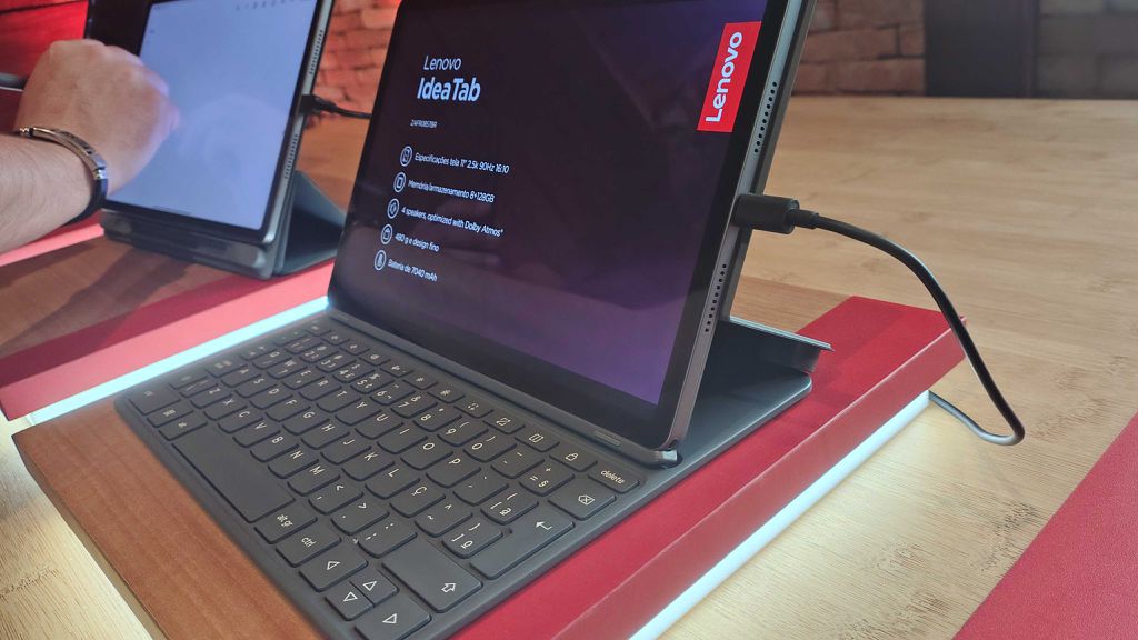 Imagem do tablet Lenovo Idea Tab