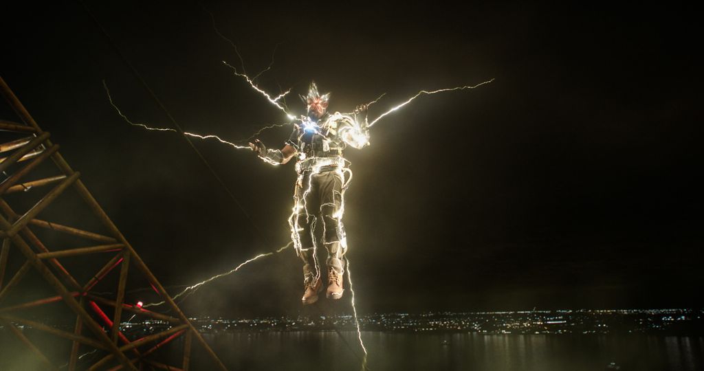 A estrela de energia na cara do Electro remete diretamente aos gibis antigos (Imagem: Divulgação/Sony Pictures)