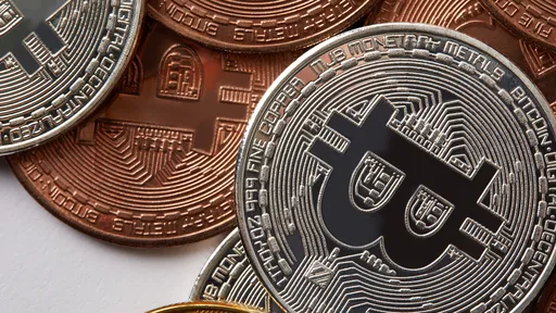 Bitcoin se recupera, ultrapassa o ouro e se torna o melhor ativo de 2020