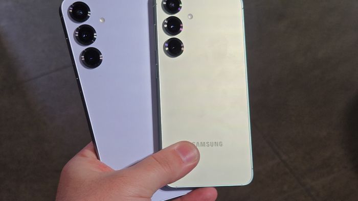 Vazamento indica Galaxy S26 mais barato com mais memória que o Galaxy S25