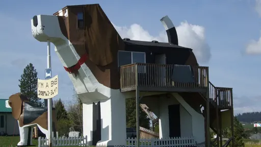 Que tal usar o Airbnb para se hospedar em uma casa no formato de um beagle?